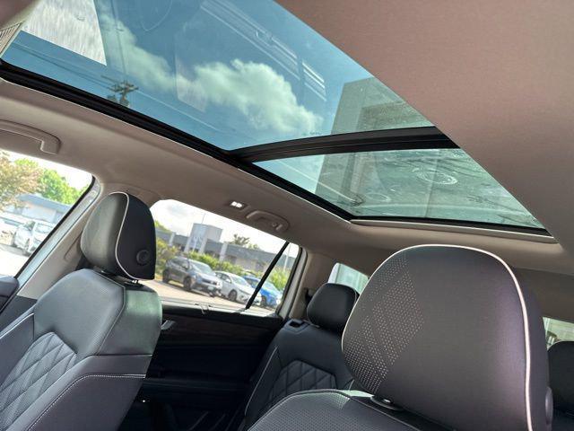 new 2025 Volkswagen Atlas car, priced at $52,289