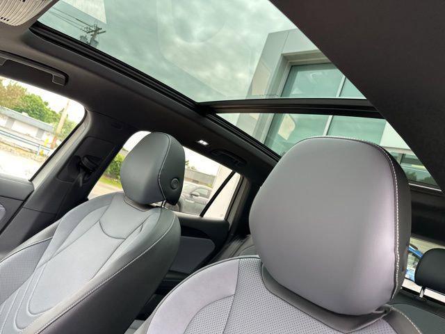 new 2025 Volkswagen Tiguan car, priced at $40,054