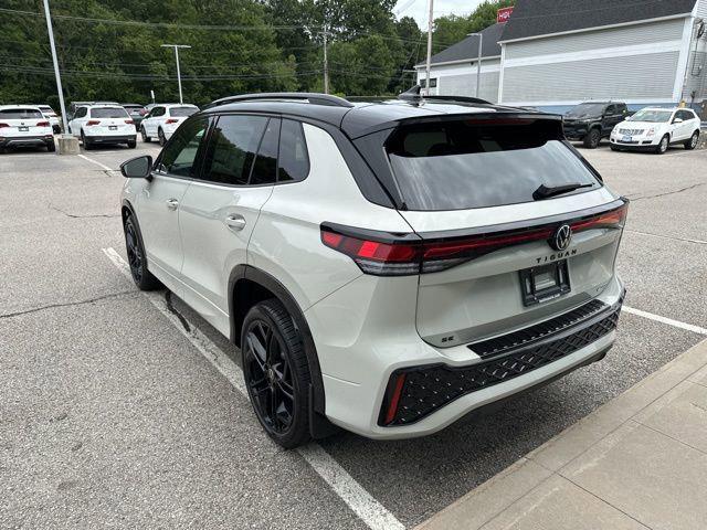 new 2025 Volkswagen Tiguan car, priced at $40,054