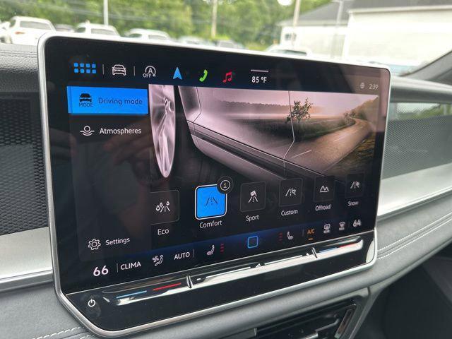 new 2025 Volkswagen Tiguan car, priced at $40,054
