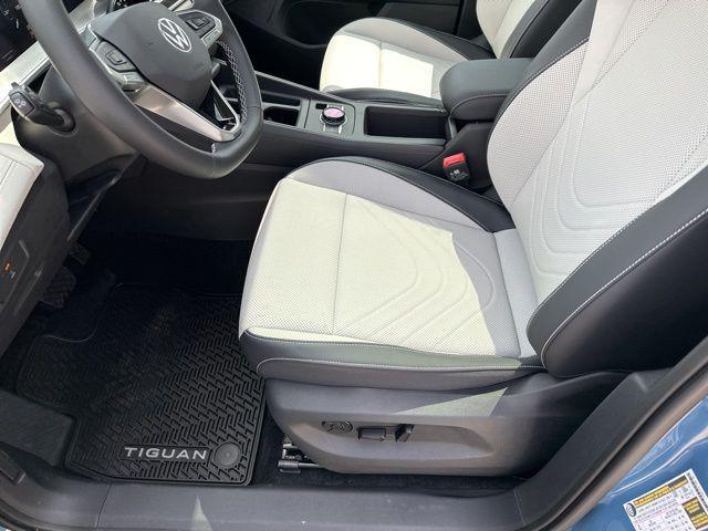 new 2025 Volkswagen Tiguan car, priced at $38,512