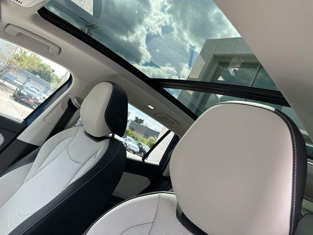 new 2025 Volkswagen Tiguan car, priced at $38,512