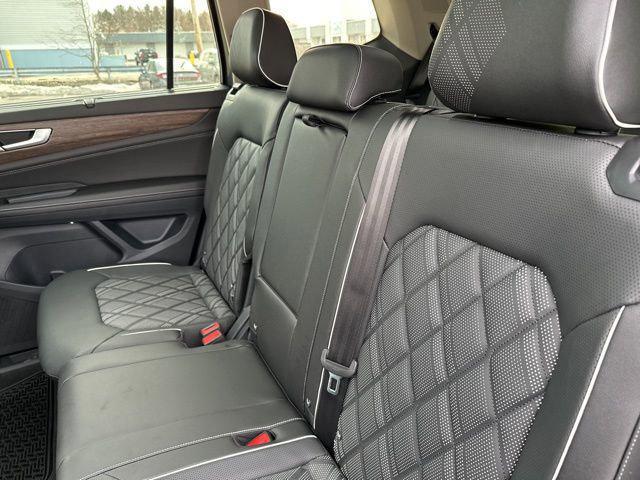 new 2025 Volkswagen Atlas car, priced at $52,409