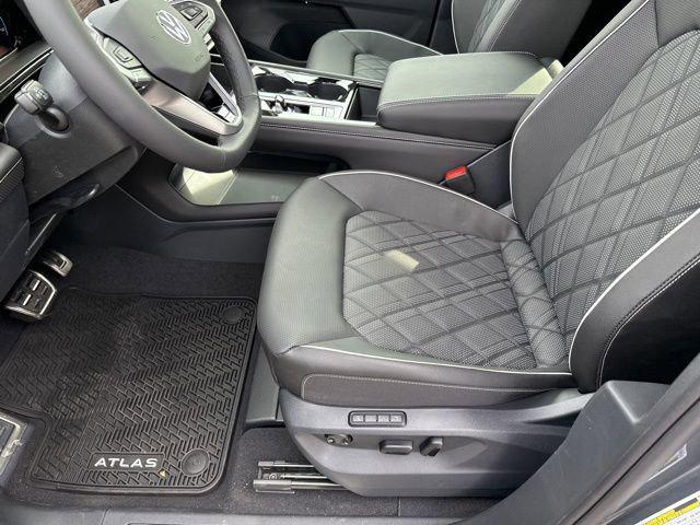 new 2025 Volkswagen Atlas car, priced at $52,409