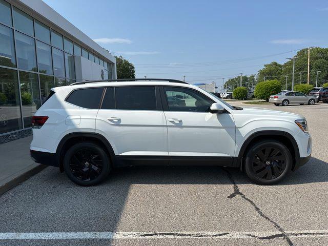 new 2025 Volkswagen Atlas car, priced at $45,030