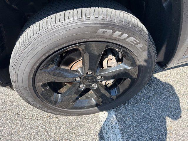 used 2024 Jeep Grand Cherokee car, priced at $38,000