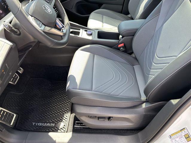 new 2025 Volkswagen Tiguan car, priced at $38,127