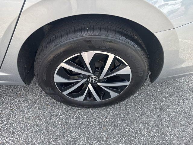 used 2024 Volkswagen Jetta car, priced at $22,500