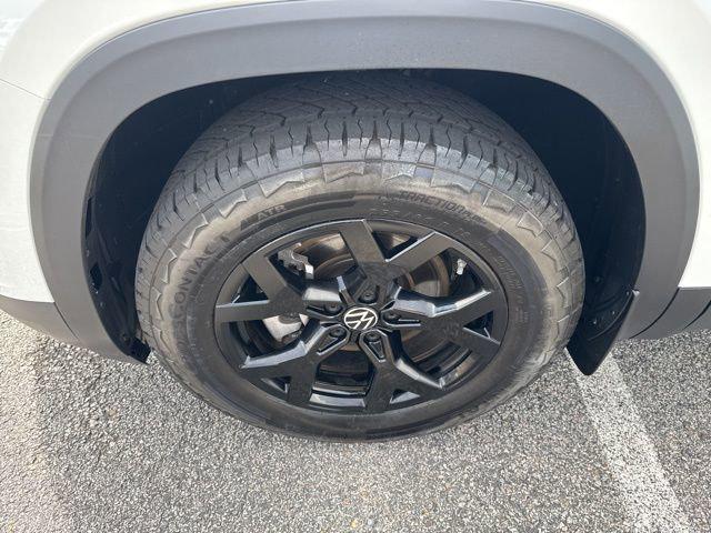 used 2024 Volkswagen Atlas car, priced at $41,500