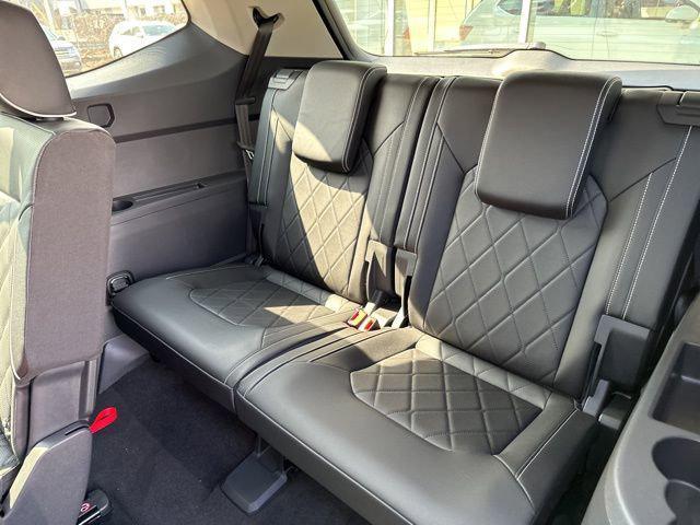 new 2025 Volkswagen Atlas car, priced at $50,909