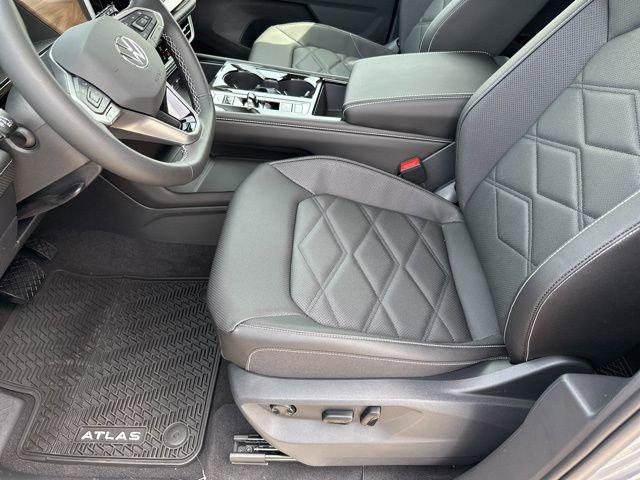 new 2025 Volkswagen Atlas car, priced at $43,930