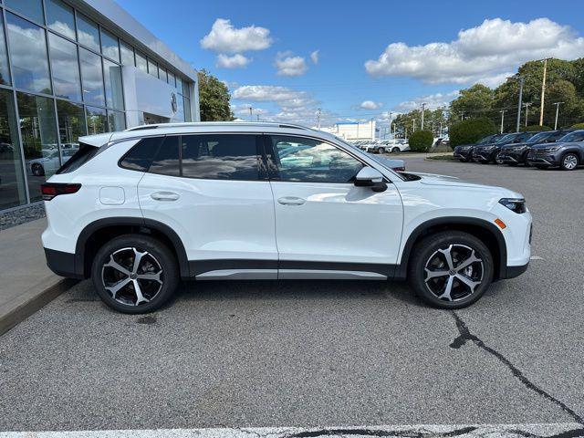 new 2025 Volkswagen Tiguan car, priced at $35,307
