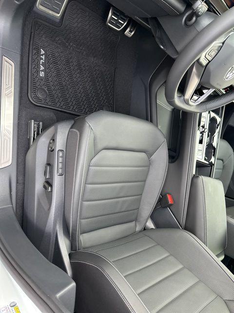 new 2026 Volkswagen Atlas Cross Sport car, priced at $51,188