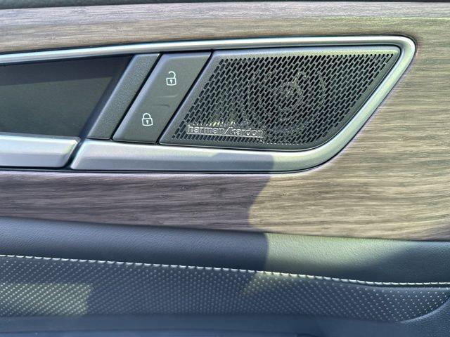 new 2025 Volkswagen Atlas car, priced at $53,789