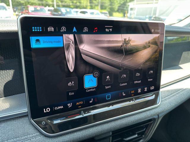 new 2025 Volkswagen Tiguan car, priced at $32,294