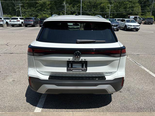 new 2025 Volkswagen Tiguan car, priced at $32,294