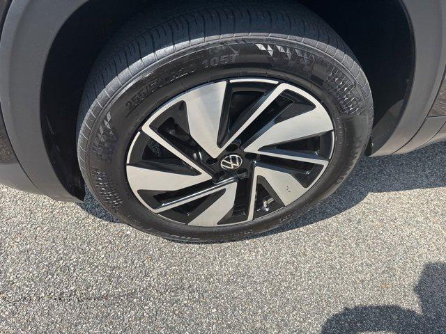used 2024 Volkswagen Atlas car, priced at $36,000