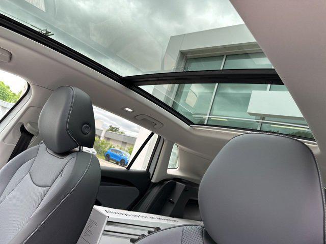 new 2025 Volkswagen Tiguan car, priced at $37,590