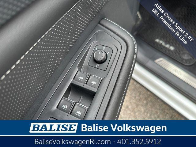 new 2025 Volkswagen Atlas Cross Sport car, priced at $51,081
