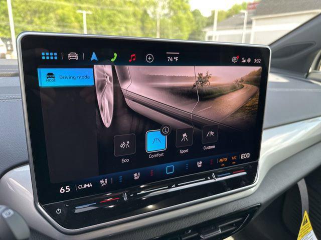 new 2025 Volkswagen ID.4 car, priced at $47,926
