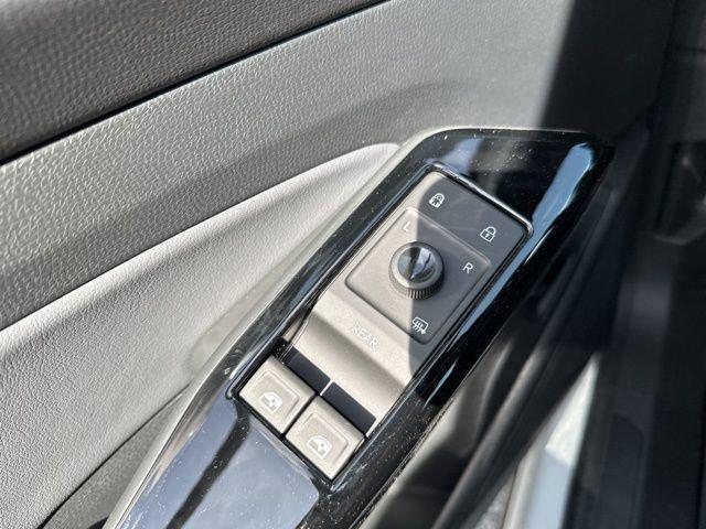 new 2025 Volkswagen ID.4 car, priced at $47,926