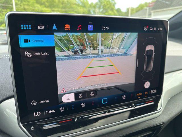 new 2025 Volkswagen ID.4 car, priced at $52,231