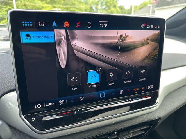 new 2025 Volkswagen ID.4 car, priced at $52,231