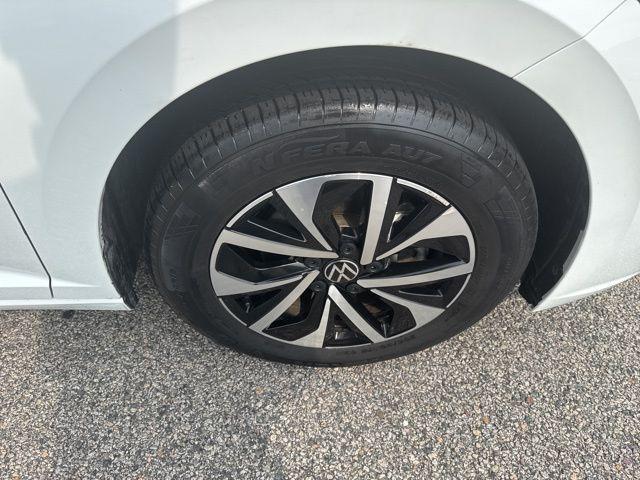 used 2024 Volkswagen Jetta car, priced at $21,900