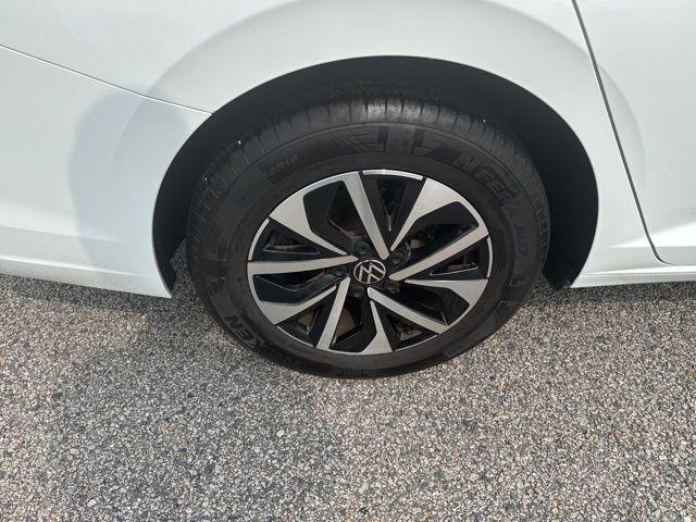 used 2024 Volkswagen Jetta car, priced at $21,900