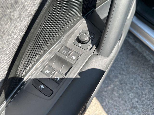 new 2025 Volkswagen Tiguan car, priced at $31,044