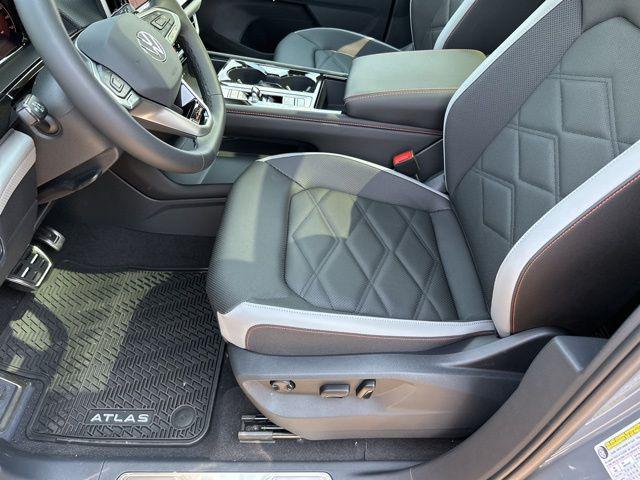 new 2025 Volkswagen Atlas car, priced at $44,314