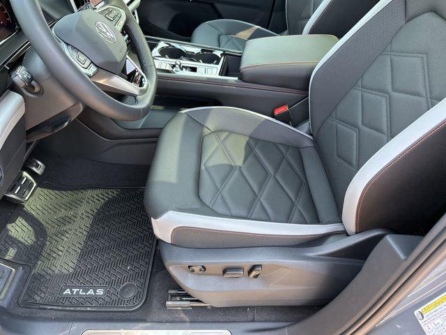 new 2025 Volkswagen Atlas car, priced at $46,314