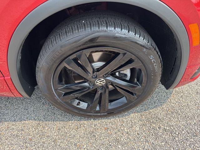 used 2024 Volkswagen Tiguan car, priced at $33,000