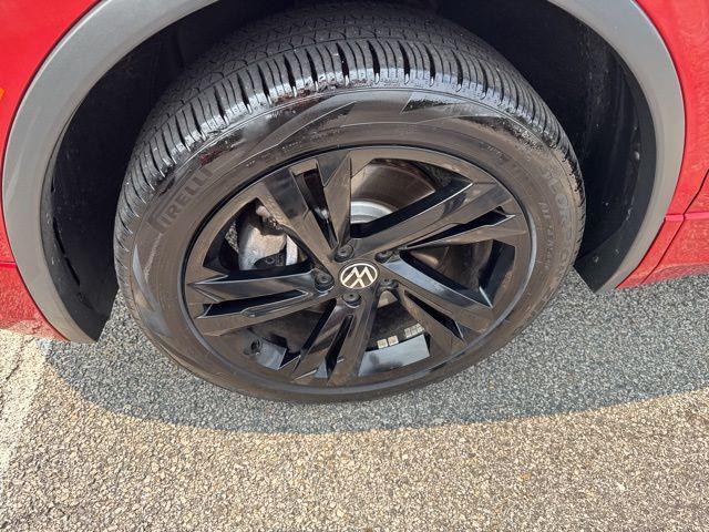 used 2024 Volkswagen Tiguan car, priced at $33,000