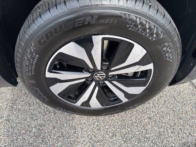 used 2024 Volkswagen Atlas car, priced at $35,500