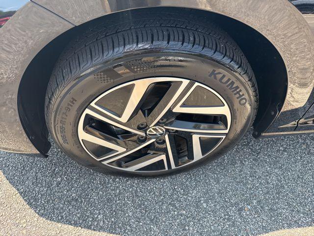 used 2024 Volkswagen Jetta car, priced at $26,000