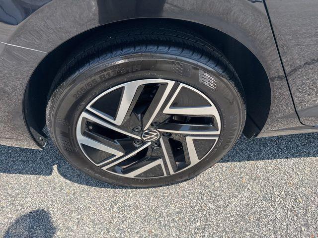 used 2024 Volkswagen Jetta car, priced at $26,000