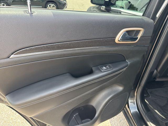 used 2015 Jeep Grand Cherokee car, priced at $13,000