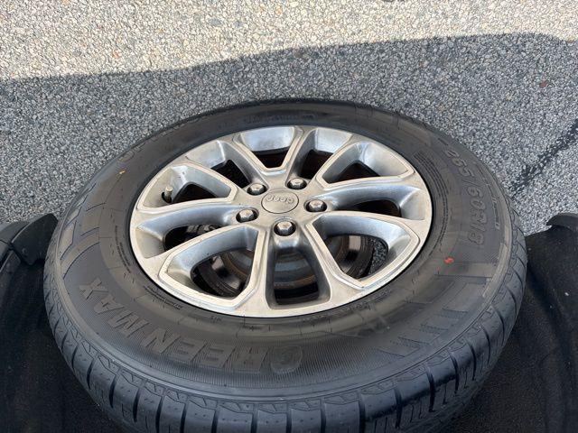 used 2015 Jeep Grand Cherokee car, priced at $13,000