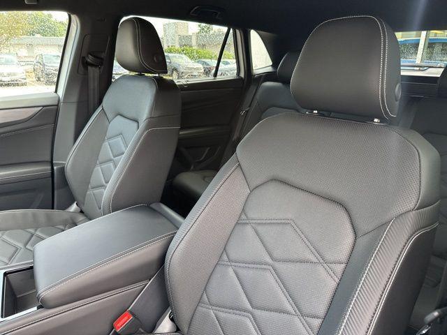 new 2025 Volkswagen Atlas Cross Sport car, priced at $40,956