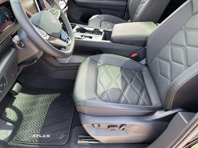new 2025 Volkswagen Atlas car, priced at $45,130