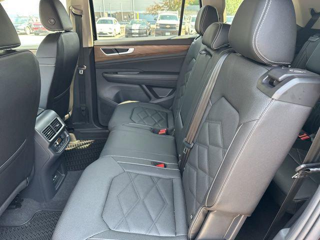 new 2025 Volkswagen Atlas car, priced at $39,725