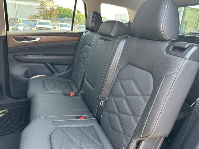 new 2025 Volkswagen Atlas car, priced at $39,725