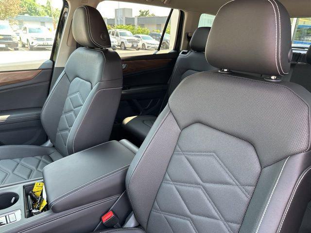 new 2025 Volkswagen Atlas car, priced at $39,725