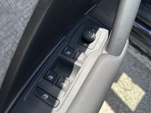 new 2025 Volkswagen Tiguan car, priced at $30,294