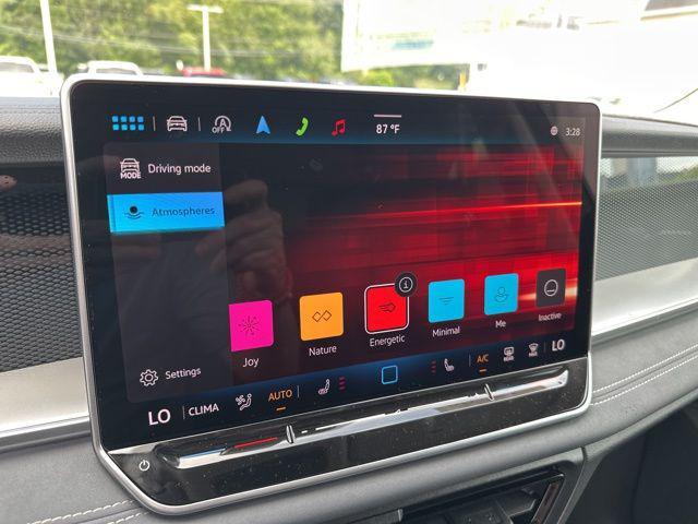 new 2025 Volkswagen Tiguan car, priced at $35,094