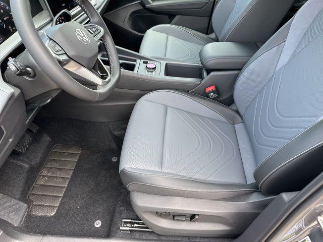 new 2025 Volkswagen Tiguan car, priced at $35,094