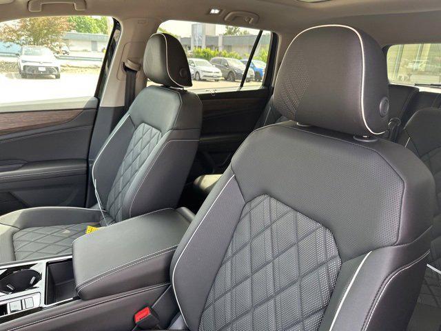 new 2025 Volkswagen Atlas car, priced at $53,104