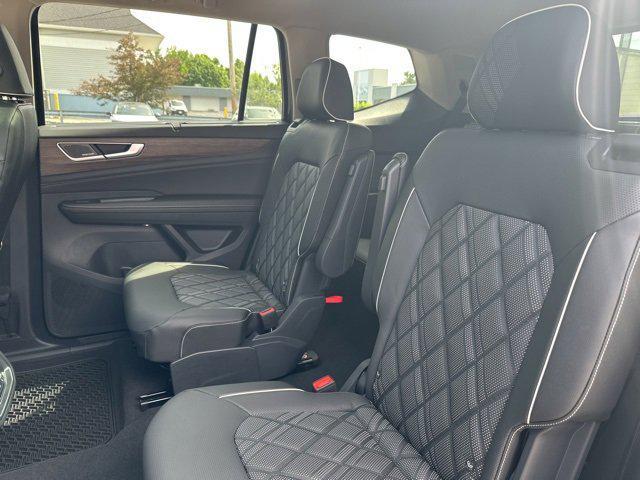 new 2025 Volkswagen Atlas car, priced at $53,104
