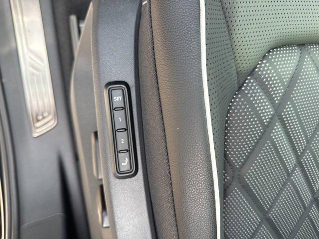 new 2025 Volkswagen Atlas car, priced at $53,104